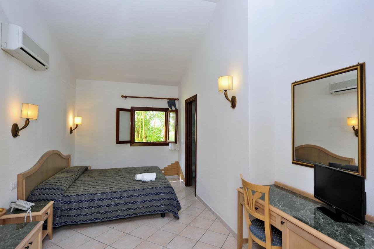 Hotel Cala Mirto Budoni Kültér fotó