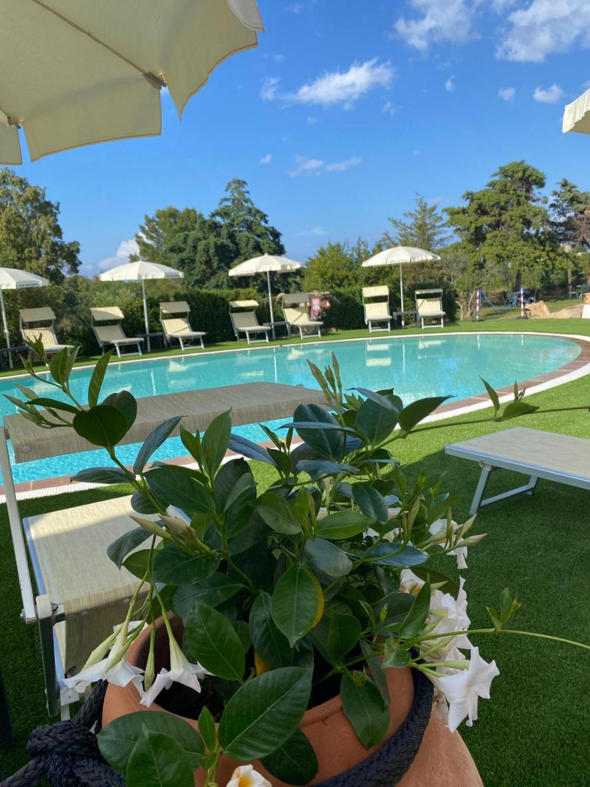 Hotel Cala Mirto Budoni Kültér fotó